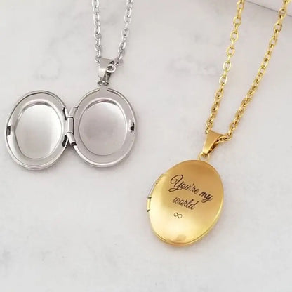 Gold Oval Vintage Flower Locket